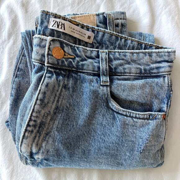 ZARA Denim - Zara 90s Inspired Jeans Light Wash Denim Size 6